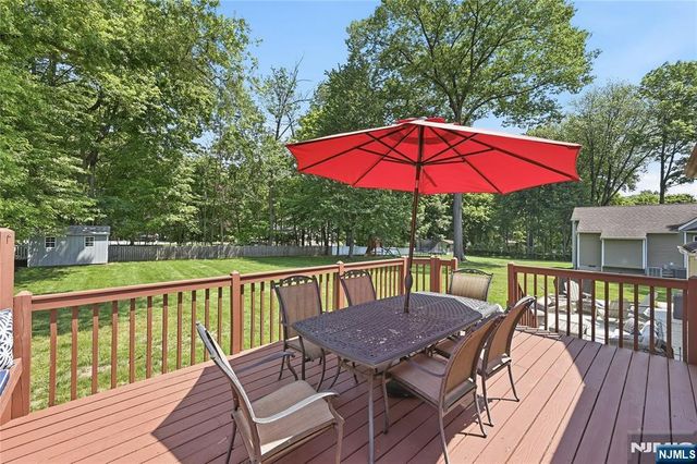 77 White Pond Road, Waldwick, NJ 07463