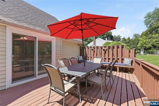 77 White Pond Road, Waldwick, NJ 07463