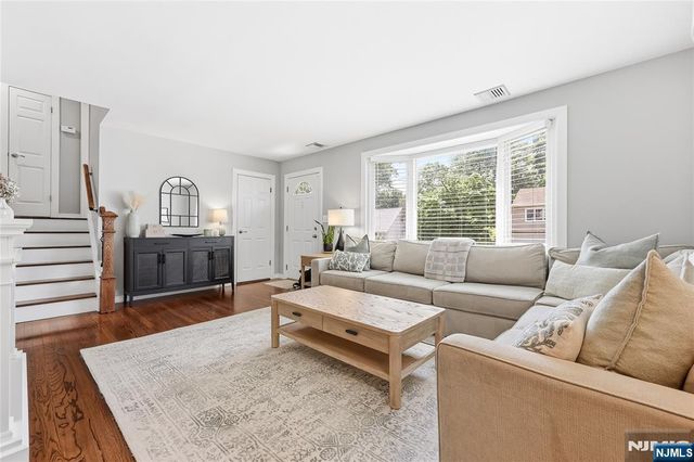 77 White Pond Road, Waldwick, NJ 07463
