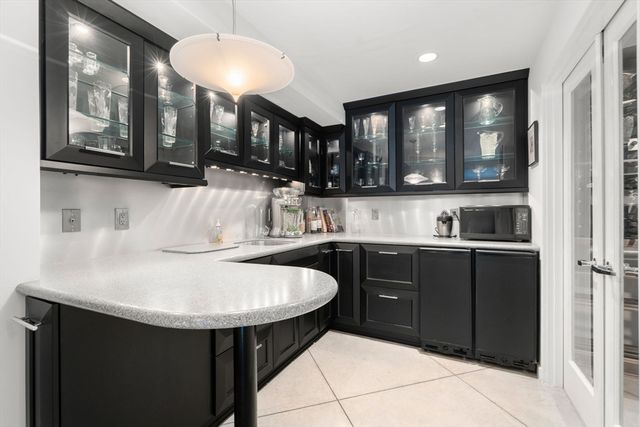 188 Glezen Ln, Wayland, MA 01778