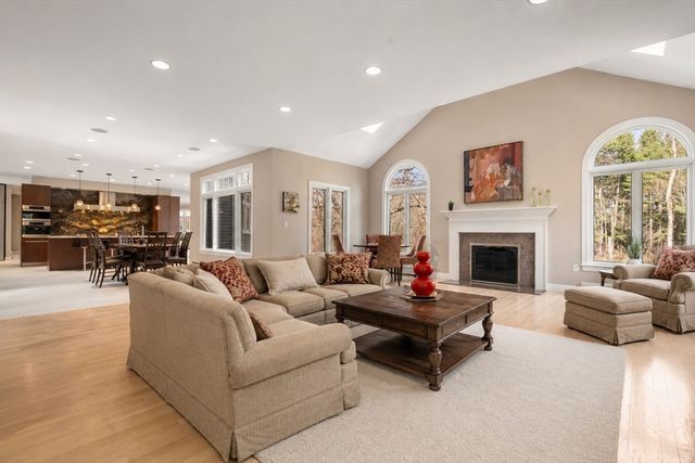 188 Glezen Ln, Wayland, MA 01778