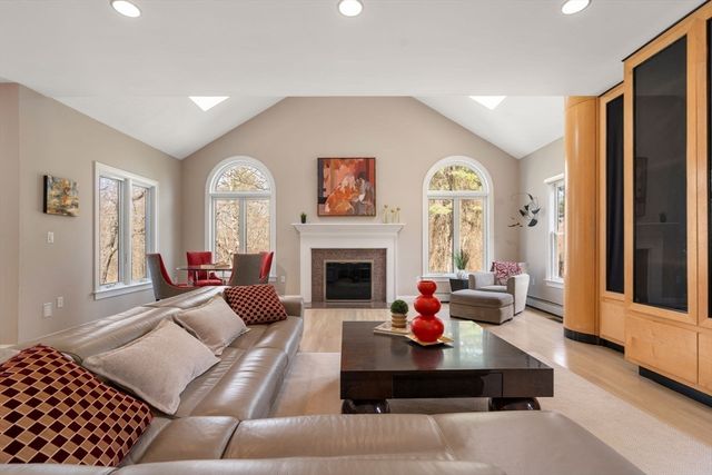 188 Glezen Ln, Wayland, MA 01778