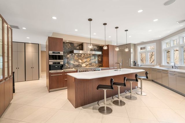 188 Glezen Ln, Wayland, MA 01778