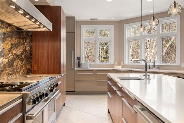 188 Glezen Ln, Wayland, MA 01778