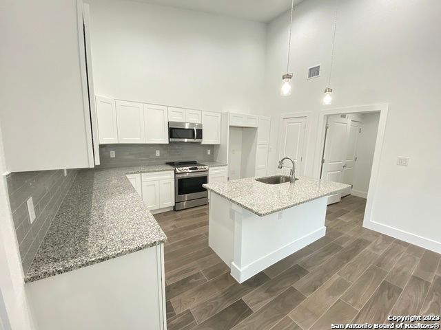 2126 Village Pkwy, San Antonio, TX 78251