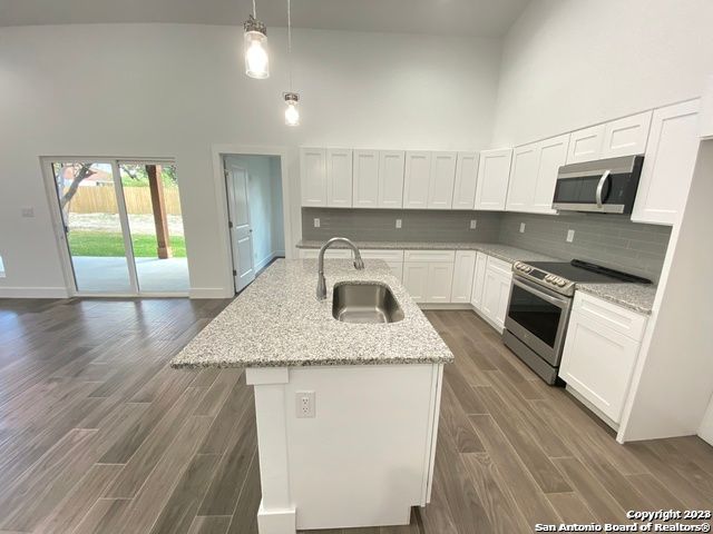 2126 Village Pkwy, San Antonio, TX 78251