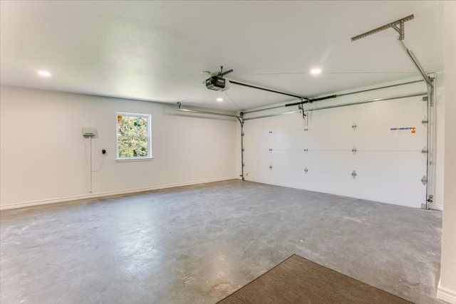 104 Pontiac Drive, Lake Kiowa, TX 76240