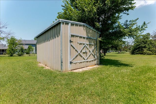 104 Pontiac Drive, Lake Kiowa, TX 76240