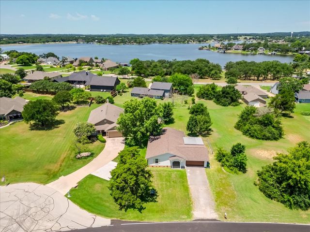 104 Pontiac Drive, Lake Kiowa, TX 76240