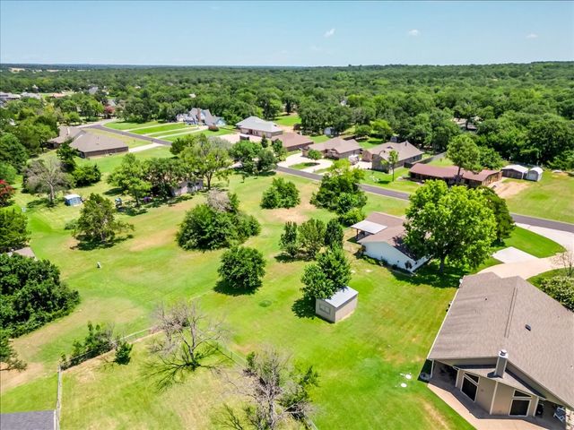 104 Pontiac Drive, Lake Kiowa, TX 76240