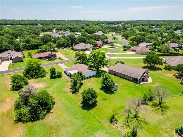 104 Pontiac Drive, Lake Kiowa, TX 76240