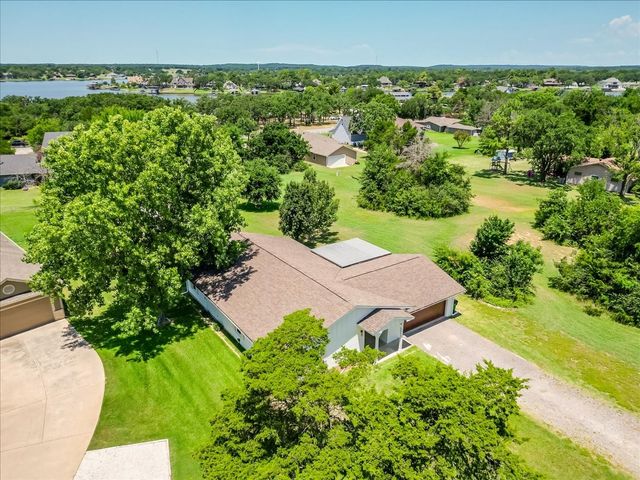 104 Pontiac Drive, Lake Kiowa, TX 76240