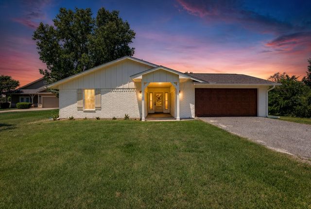104 Pontiac Drive, Lake Kiowa, TX 76240