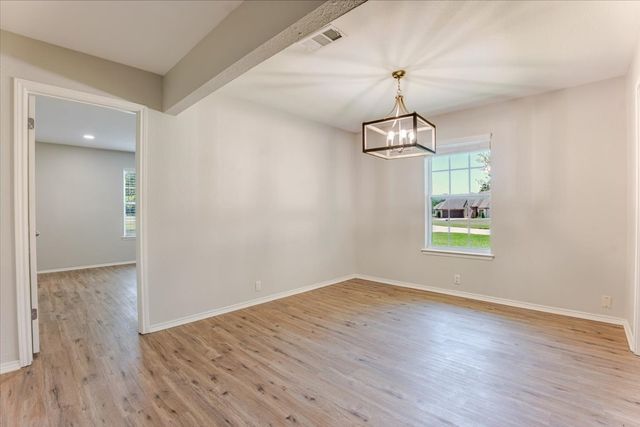 104 Pontiac Drive, Lake Kiowa, TX 76240
