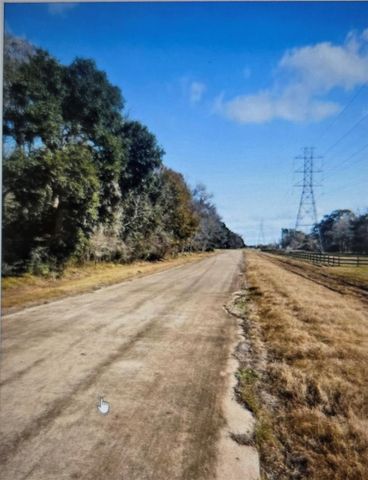 212 Middle Bayou Trail, Angleton, TX 77515