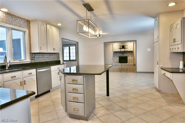 2796 Timberline Drive, Cortland, OH 44410