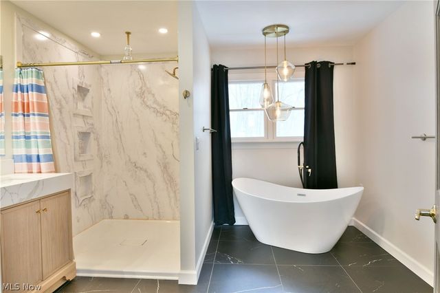 2796 Timberline Drive, Cortland, OH 44410