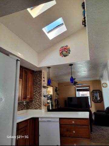 919 22nd Street NW, Albuquerque, NM 87104