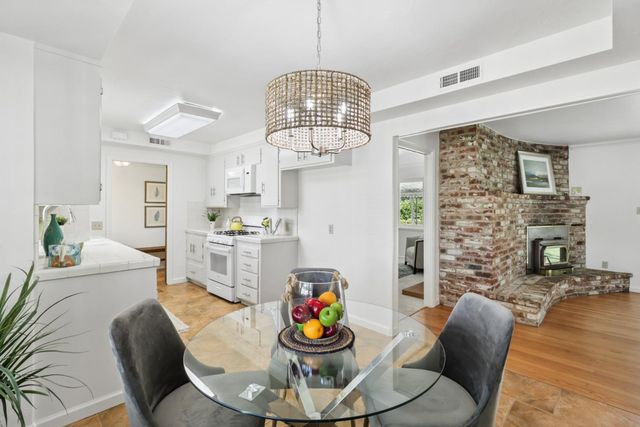 6721 Swenson Way, Sacramento, CA 95831