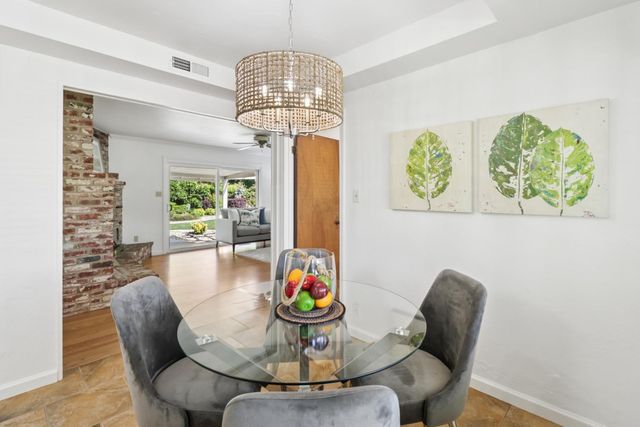 6721 Swenson Way, Sacramento, CA 95831