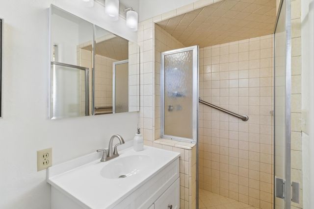 6721 Swenson Way, Sacramento, CA 95831