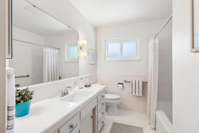 6721 Swenson Way, Sacramento, CA 95831