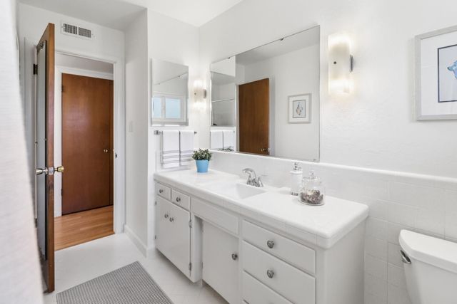 6721 Swenson Way, Sacramento, CA 95831