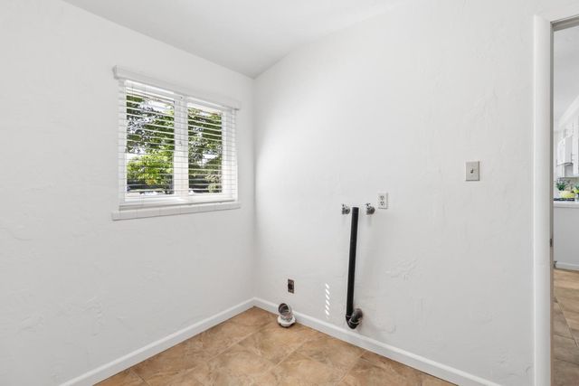 6721 Swenson Way, Sacramento, CA 95831