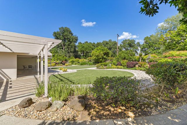 6721 Swenson Way, Sacramento, CA 95831