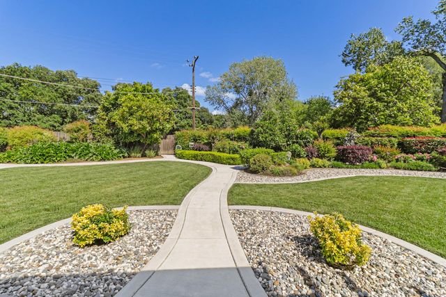 6721 Swenson Way, Sacramento, CA 95831