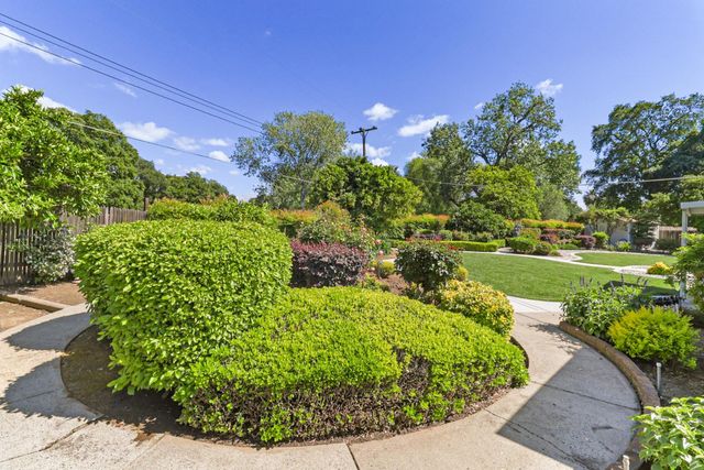 6721 Swenson Way, Sacramento, CA 95831