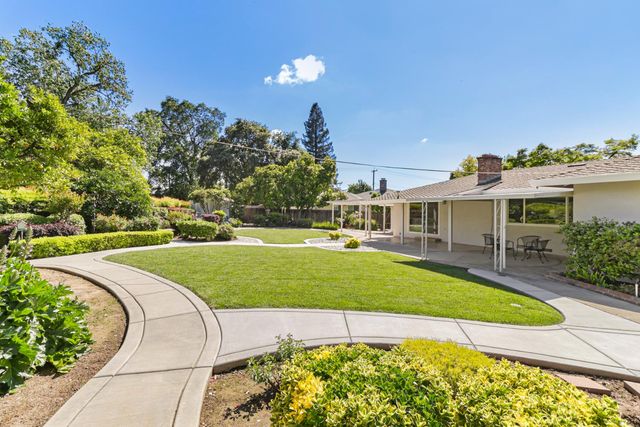 6721 Swenson Way, Sacramento, CA 95831