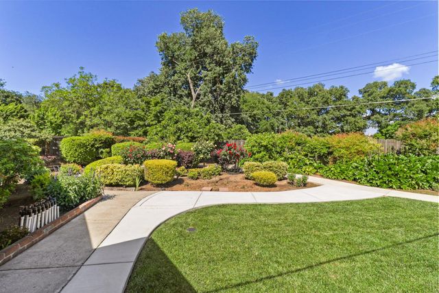 6721 Swenson Way, Sacramento, CA 95831