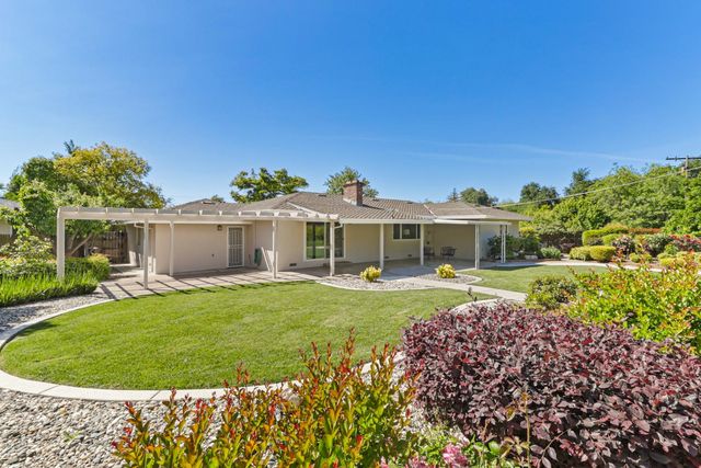 6721 Swenson Way, Sacramento, CA 95831