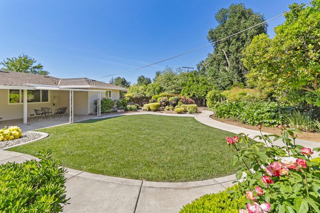 6721 Swenson Way, Sacramento, CA 95831