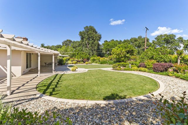 6721 Swenson Way, Sacramento, CA 95831