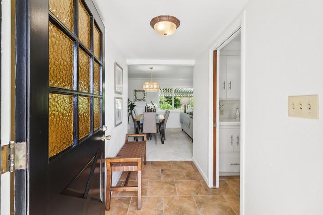 6721 Swenson Way, Sacramento, CA 95831