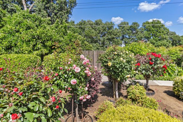 6721 Swenson Way, Sacramento, CA 95831