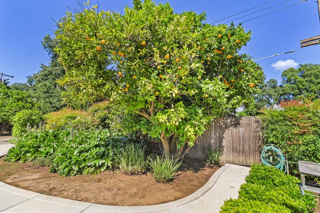 6721 Swenson Way, Sacramento, CA 95831