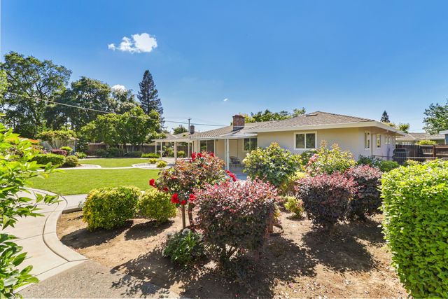 6721 Swenson Way, Sacramento, CA 95831