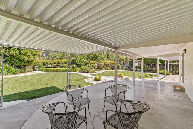 6721 Swenson Way, Sacramento, CA 95831