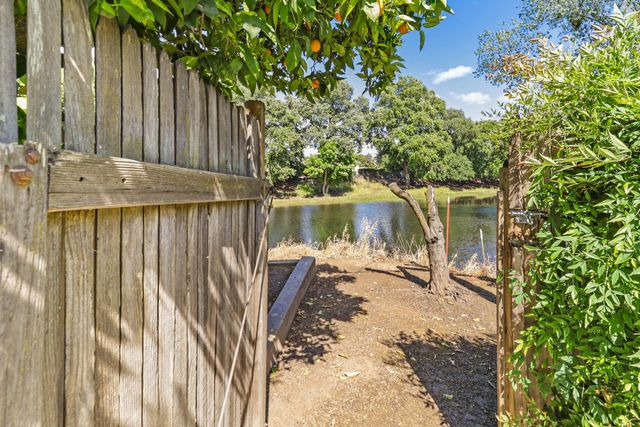 6721 Swenson Way, Sacramento, CA 95831