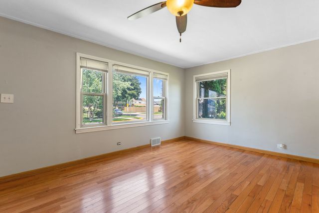 1654 N 14th Avenue, Melrose Park, IL 60160