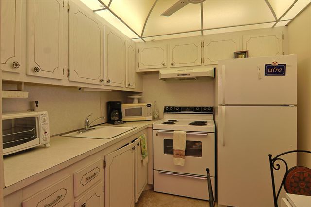 29 Richmond D 29, Deerfield Beach, FL 33442
