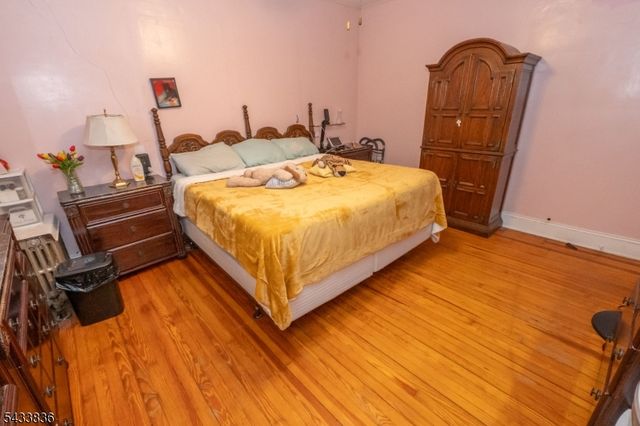 126 W Curtis St, Linden City, NJ 07036