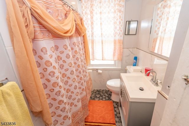 126 W Curtis St, Linden City, NJ 07036