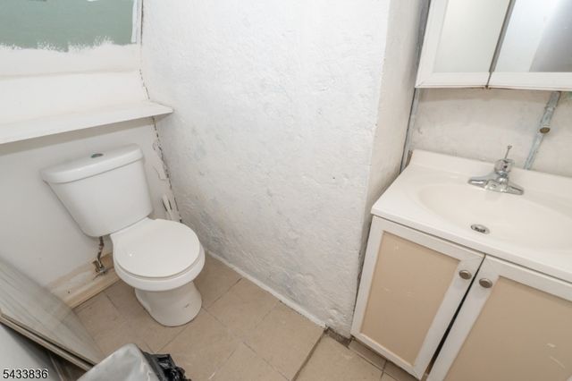 126 W Curtis St, Linden City, NJ 07036