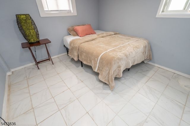 126 W Curtis St, Linden City, NJ 07036