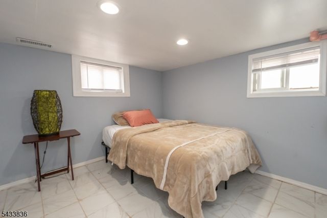126 W Curtis St, Linden City, NJ 07036