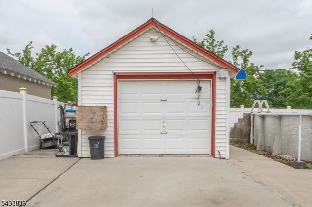 126 W Curtis St, Linden City, NJ 07036